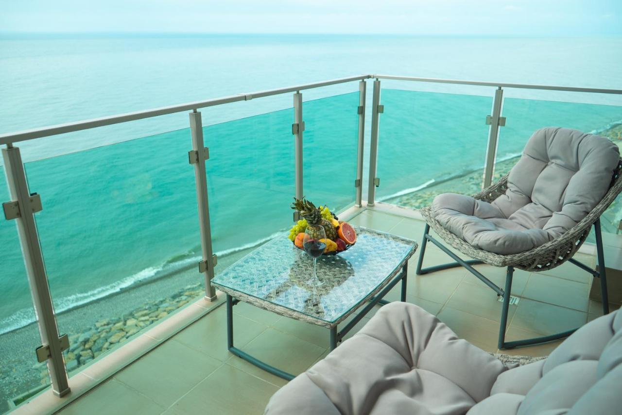 Aqua Batumi Hotel & Apartments Extérieur photo
