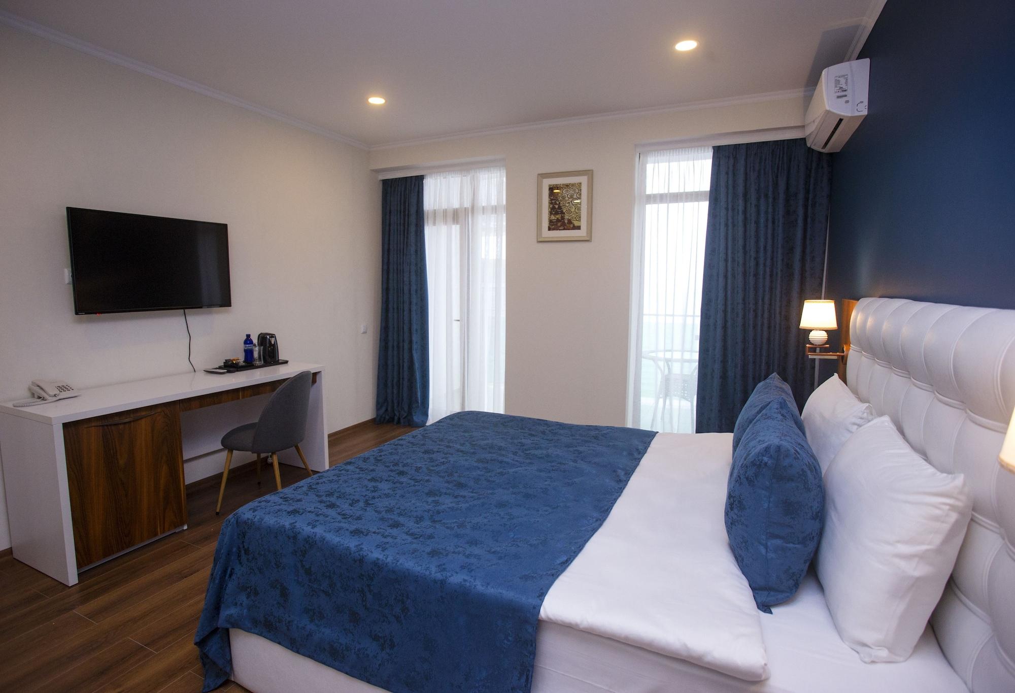 Aqua Batumi Hotel & Apartments Extérieur photo