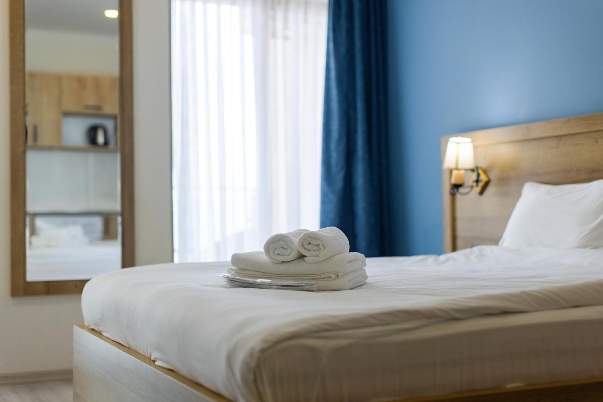 Aqua Batumi Hotel & Apartments Extérieur photo