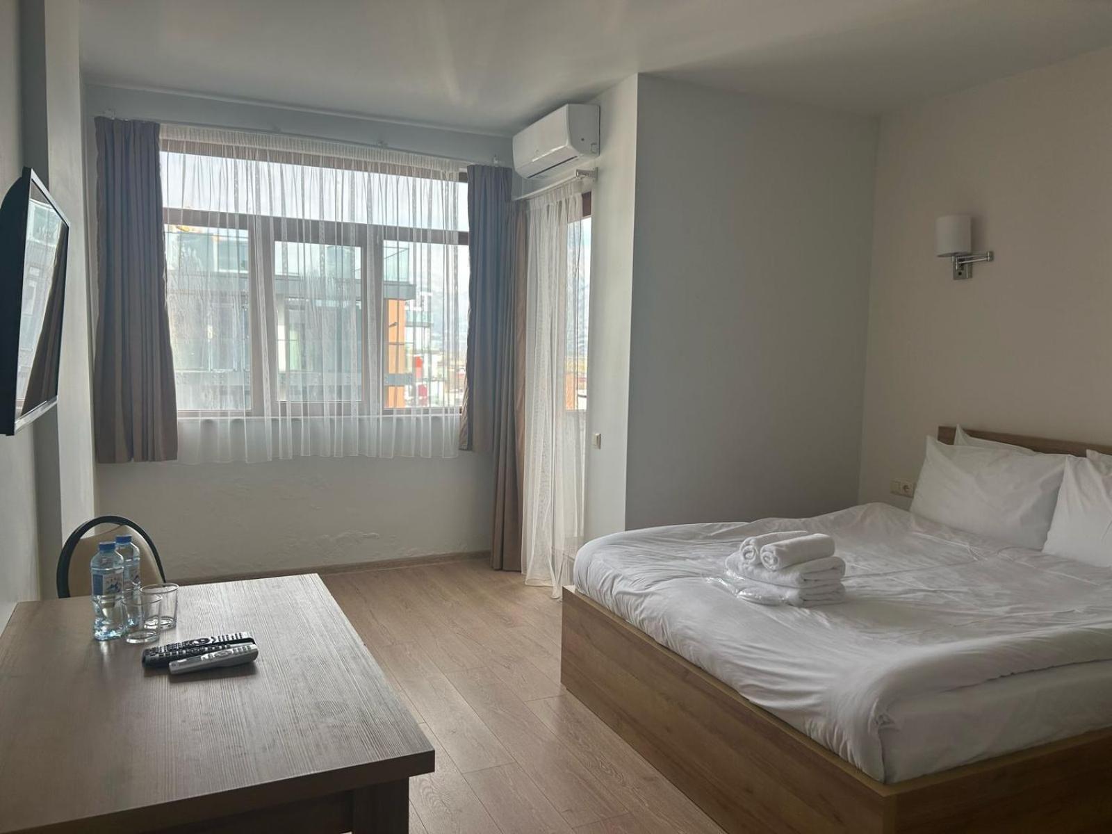 Aqua Batumi Hotel & Apartments Extérieur photo