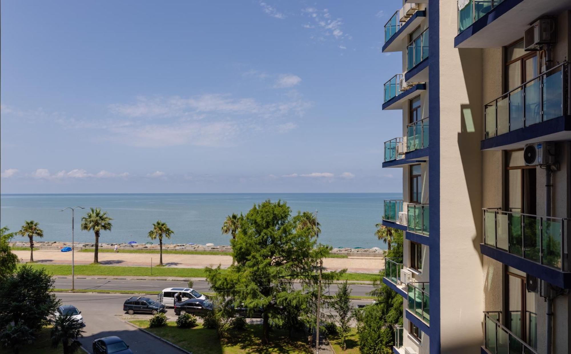 Aqua Batumi Hotel & Apartments Extérieur photo